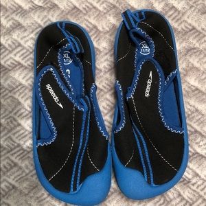 NWOT! Speedo kids water shoes sz XL 11/12